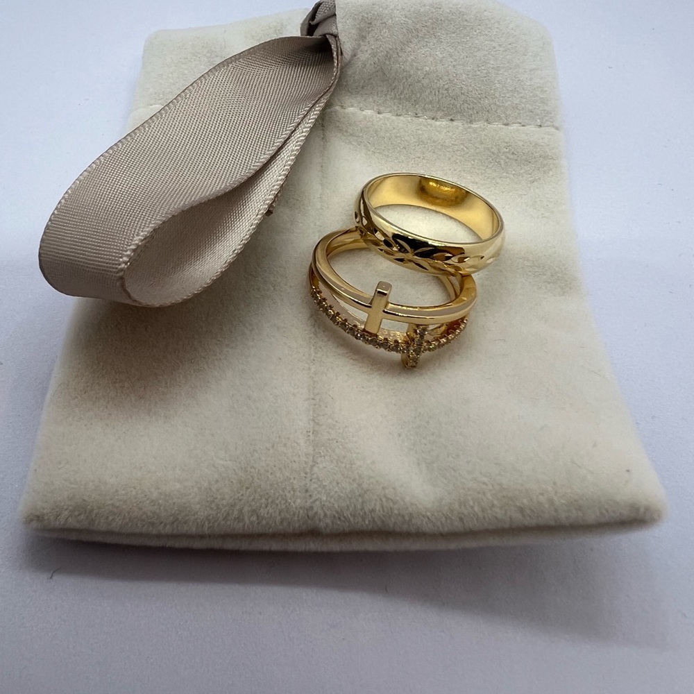 18k Gold filled Ring Set size 7 NWOT